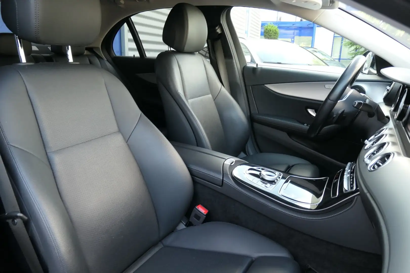 Mercedes-Benz E 200 d 9G-TRONIC Top Zustand! Gris - 2