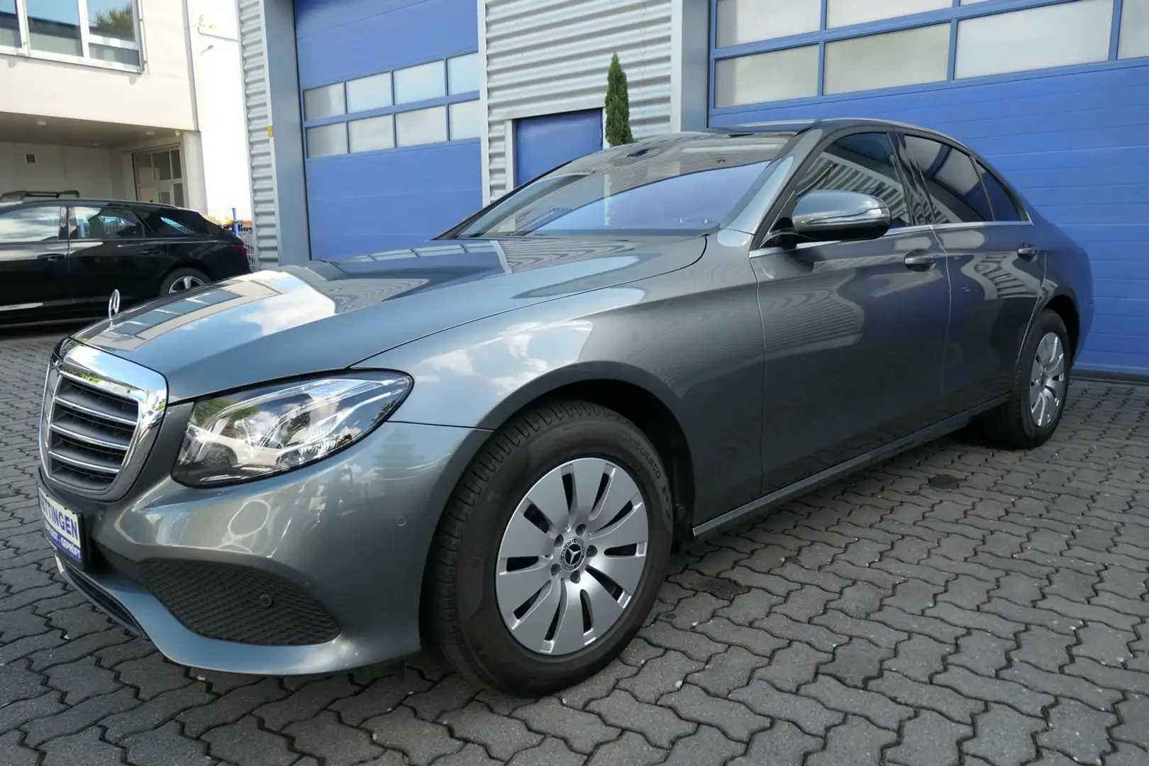 Mercedes-Benz E 200 d 9G-TRONIC Top Zustand! Gris - 1