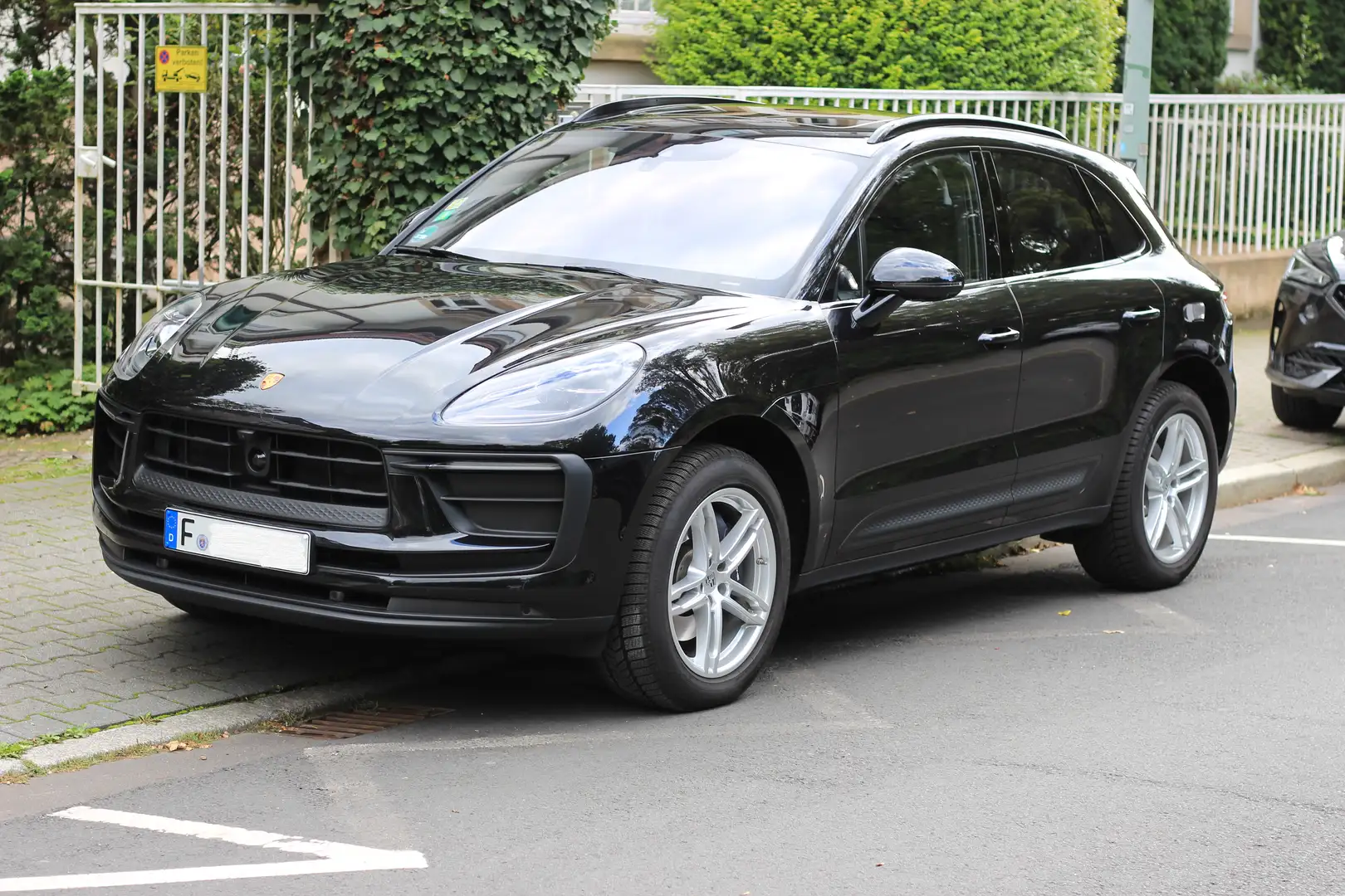 Porsche Macan PDK Schwarz - 1