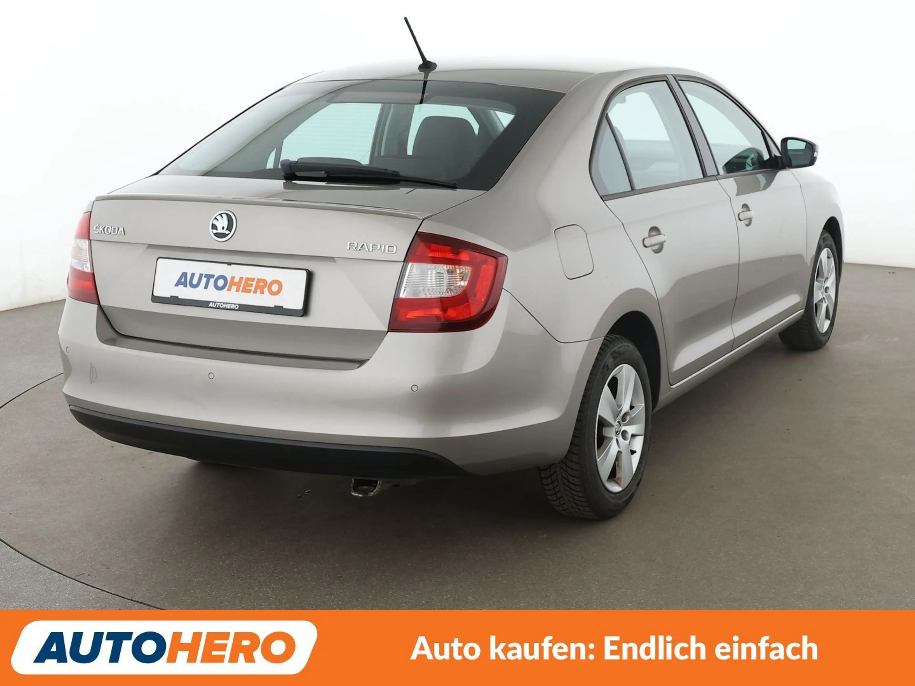 Skoda Rapid/Spaceback 1.4 TSI Ambition Aut.*TEMPOMAT*PDC*SHZ* — photo 6