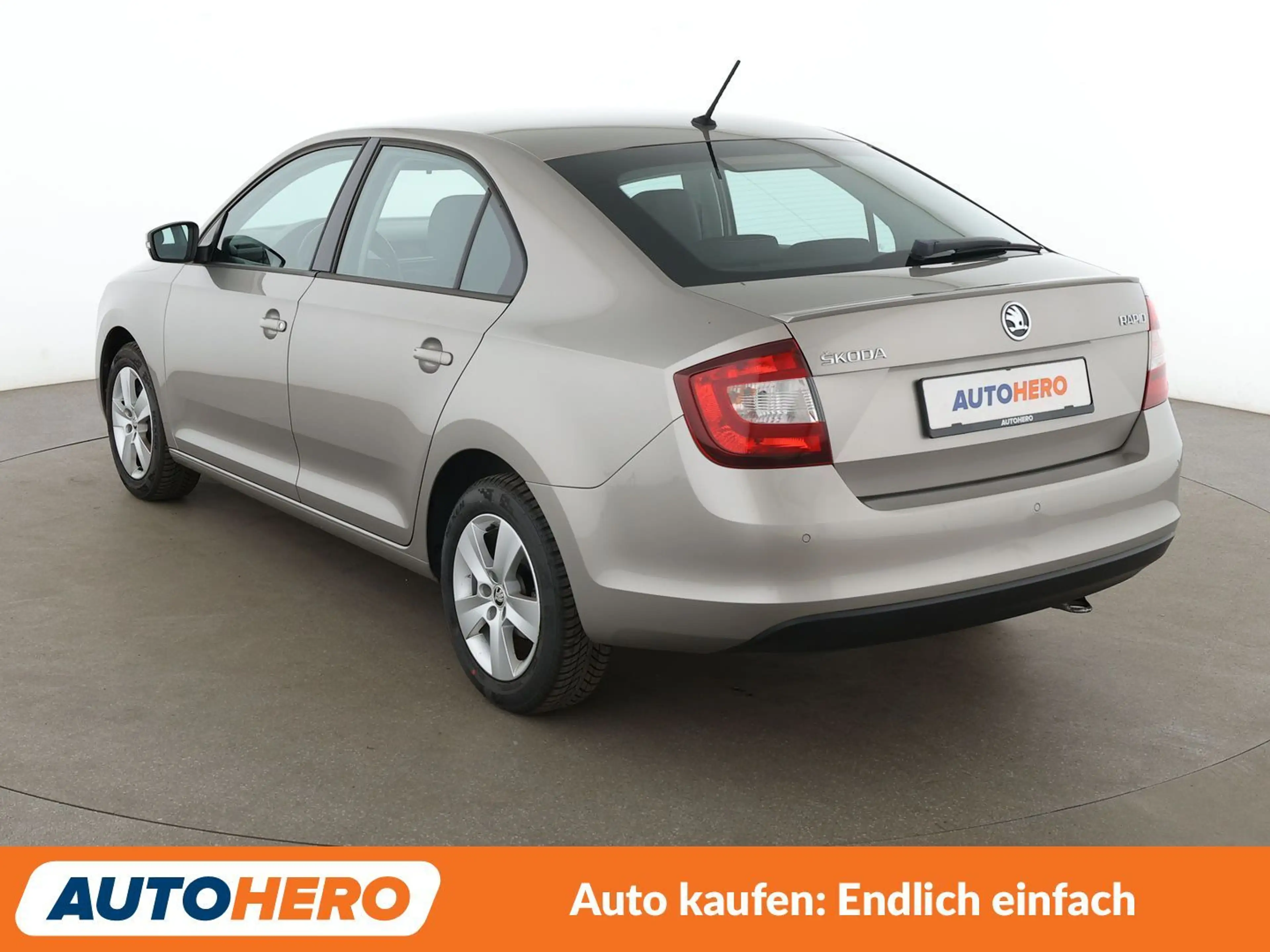 Skoda Rapid/Spaceback 1.4 TSI Ambition Aut.*TEMPOMAT*PDC*SHZ* — photo 4
