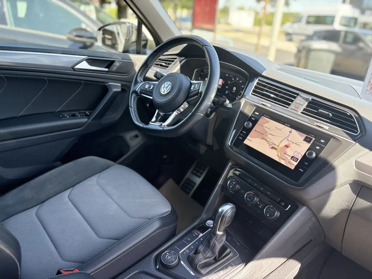 Volkswagen Tiguan 2.0 TSI 230CV R-LINE 4 MOTION DSG Gris - 2