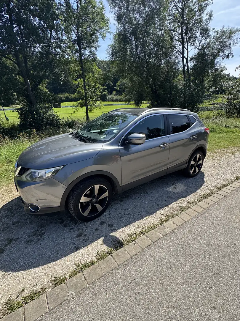 Nissan Qashqai - 1