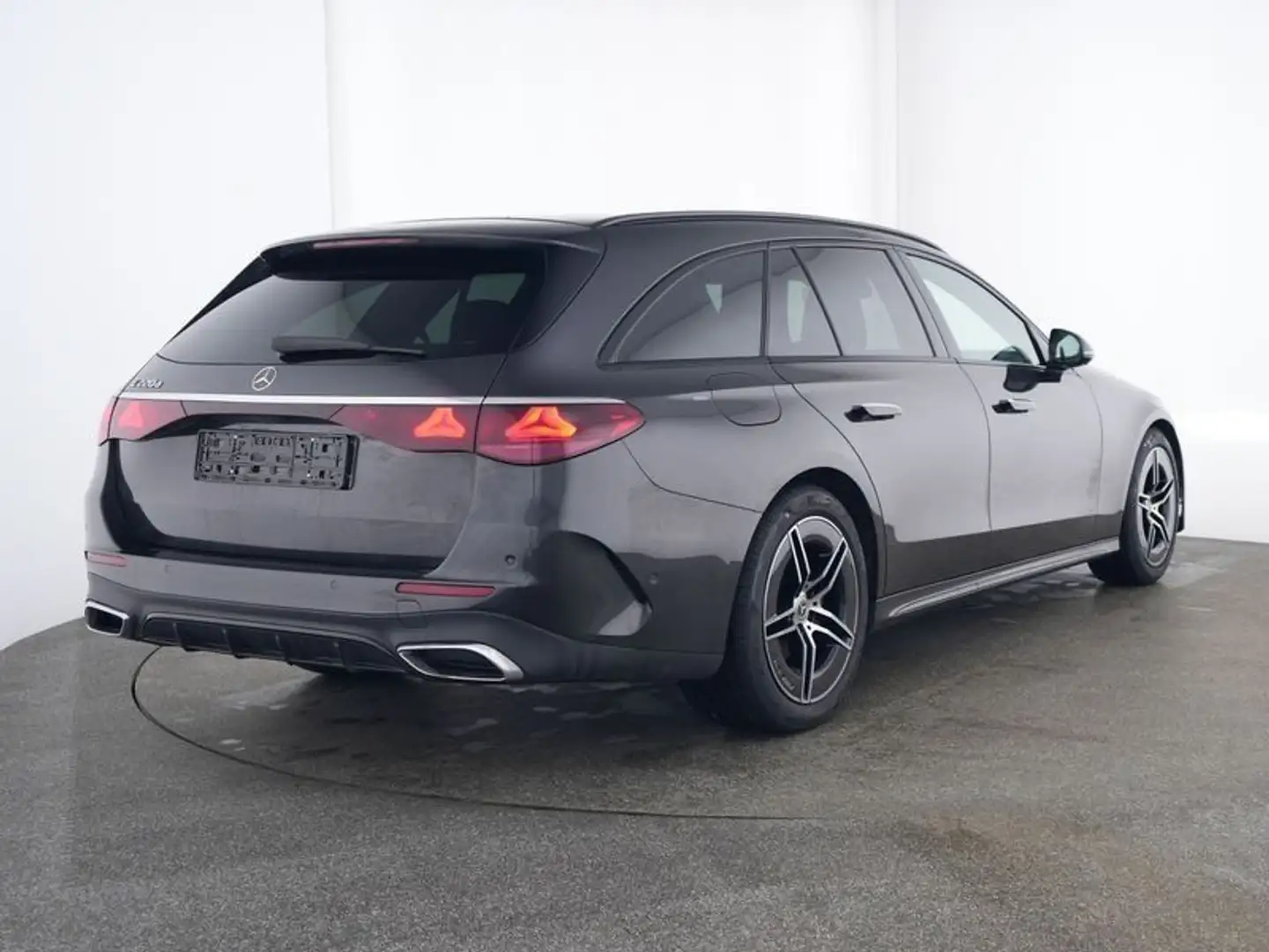 Mercedes-Benz E 220 d T AMG Night-Paket Distronic AHK Totw Kam Grau - 2