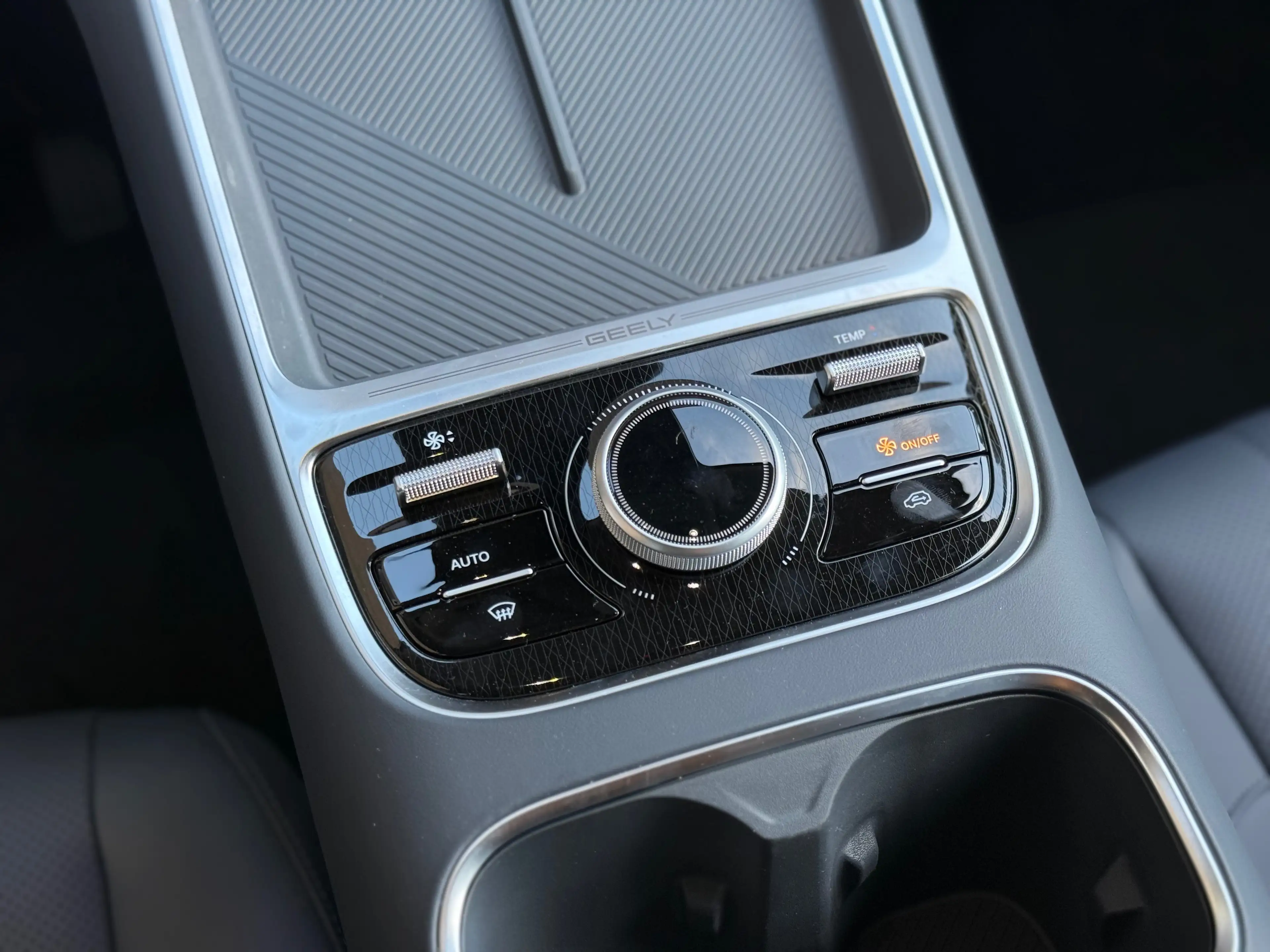 Geely Starray EM-i PRO PHEV - 360° Camera - Keyless - DRIVING PROTECTION — photo 11