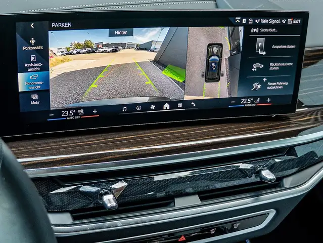 BMW X5 view 20