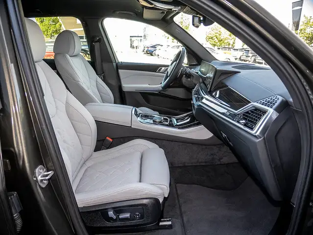 BMW X5 view 7
