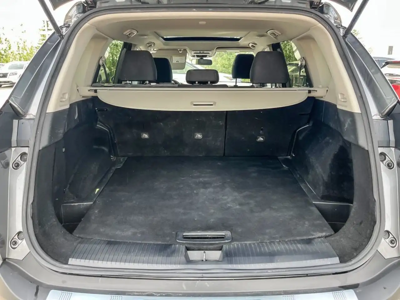 Nissan Rogue снимка Nissan Rogue