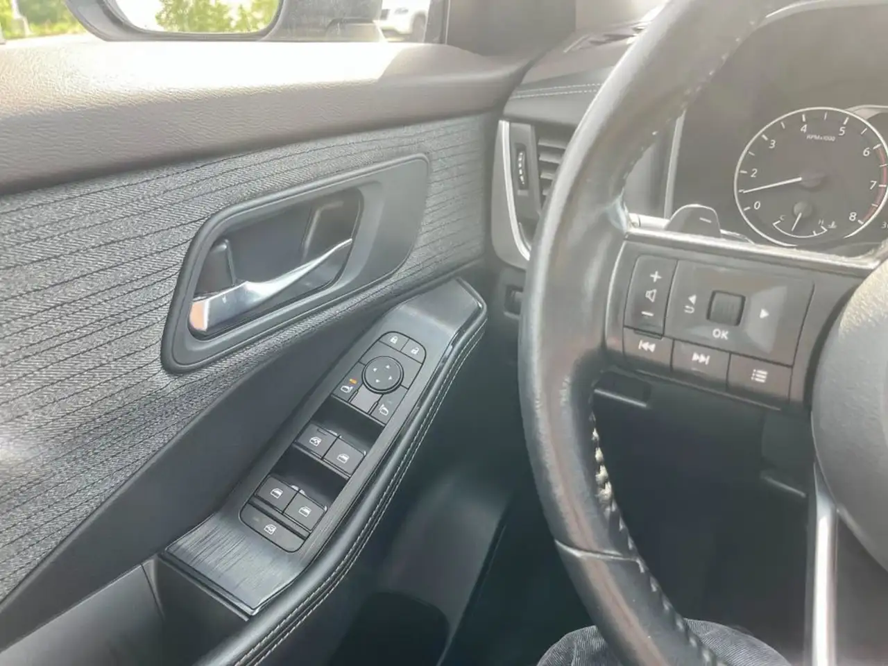 Nissan Rogue снимка Nissan Rogue