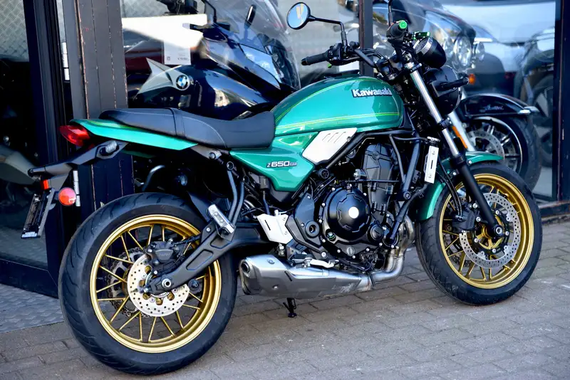 Kawasaki Z 650 RS - foto 3