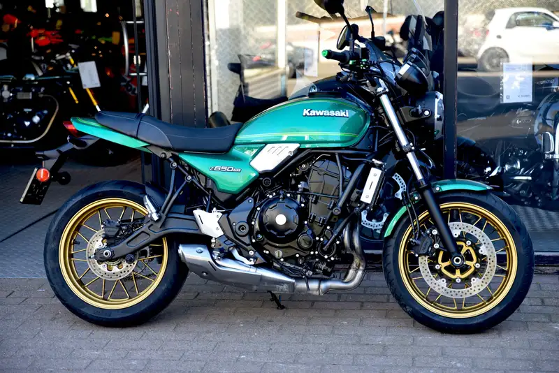 Kawasaki Z 650 RS - foto 2