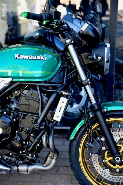 Kawasaki Z 650 RS - foto 4