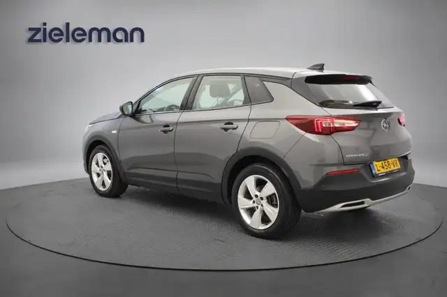 Opel Grandland X view 4