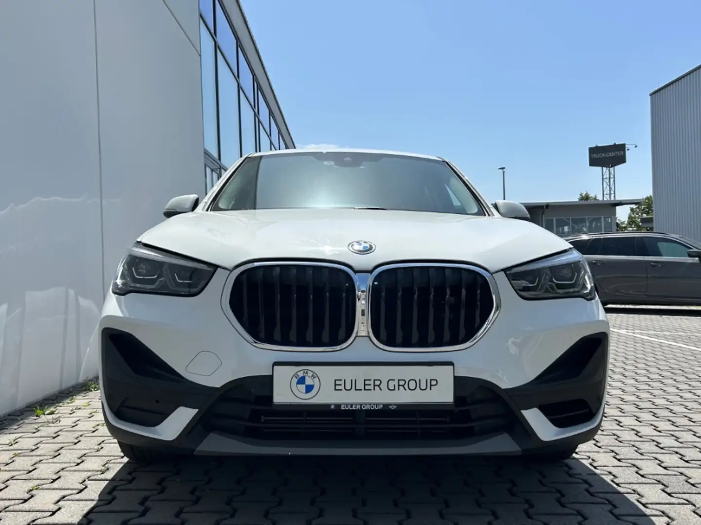 BMW X1 xDrive 25e AHK-abnehmbar AHK Navi Soundsystem LED Weiß - 2