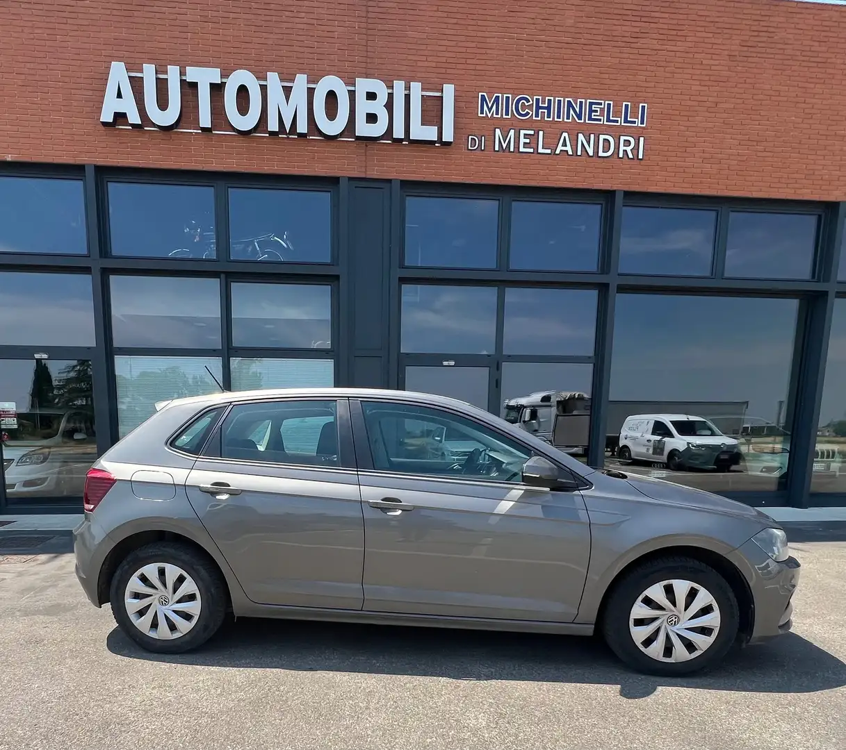 Volkswagen Polo Polo VI 2017 5p 1.0 tgi Comfortline 90cv my19 Grigio - 1