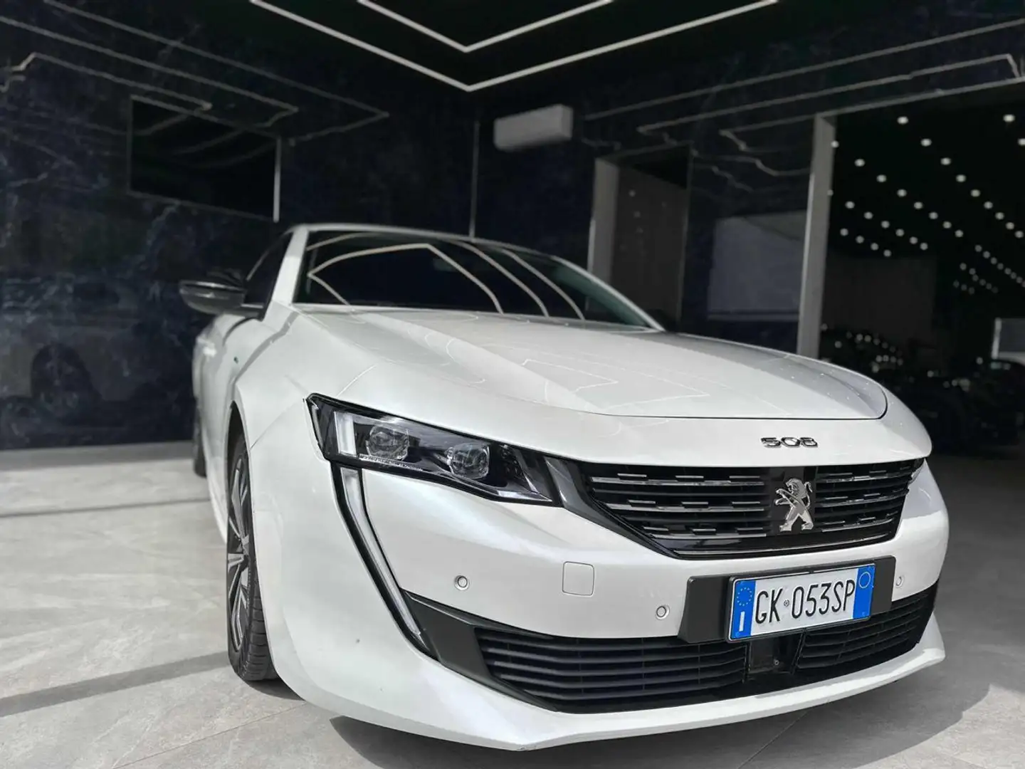 Peugeot 508 Plug-in Hybrid 225 e-EAT8 SW GT Pack Blanc - 2