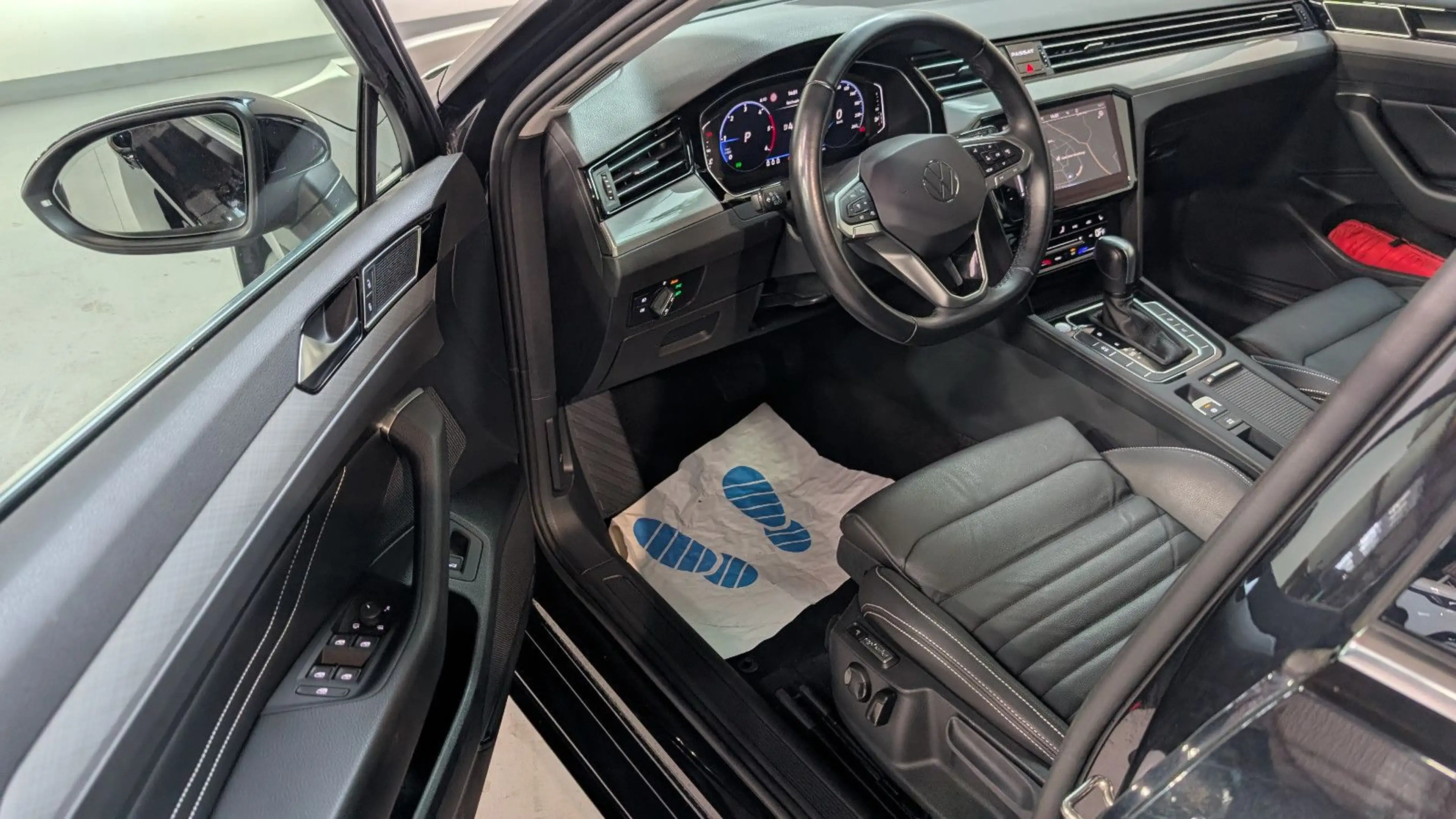 Volkswagen Passat Variant Passat 2.0 TDI AID+ACC+360°+LEDER+MATRIX+AHK — photo 14