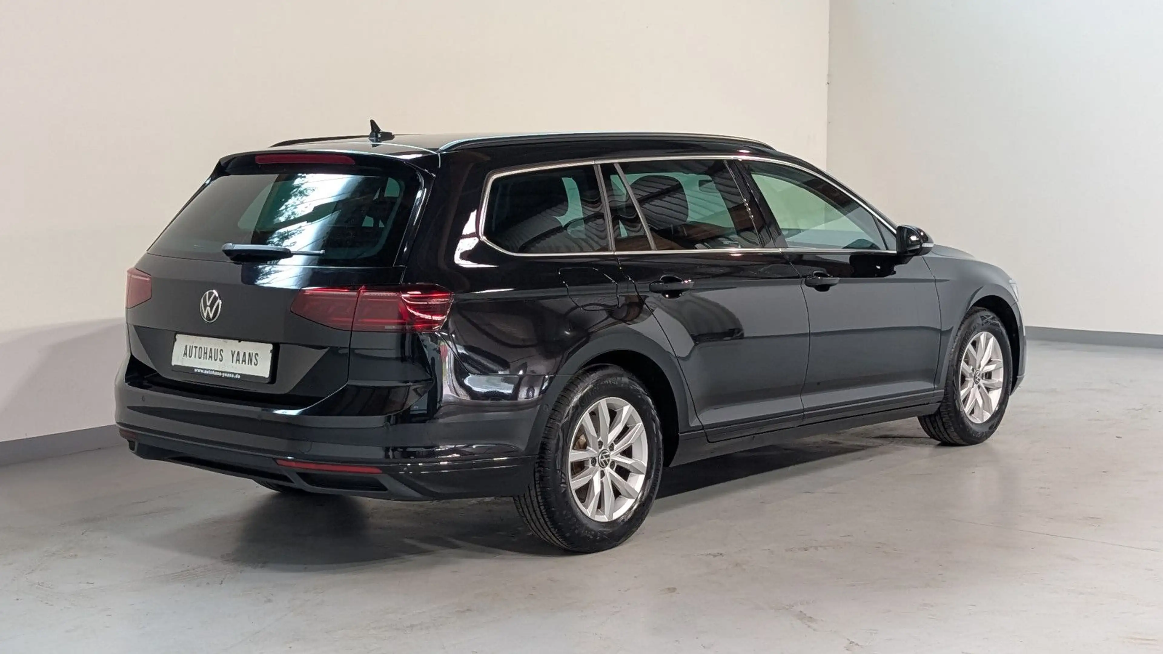 Volkswagen Passat Variant Passat 2.0 TDI AID+ACC+360°+LEDER+MATRIX+AHK — photo 4