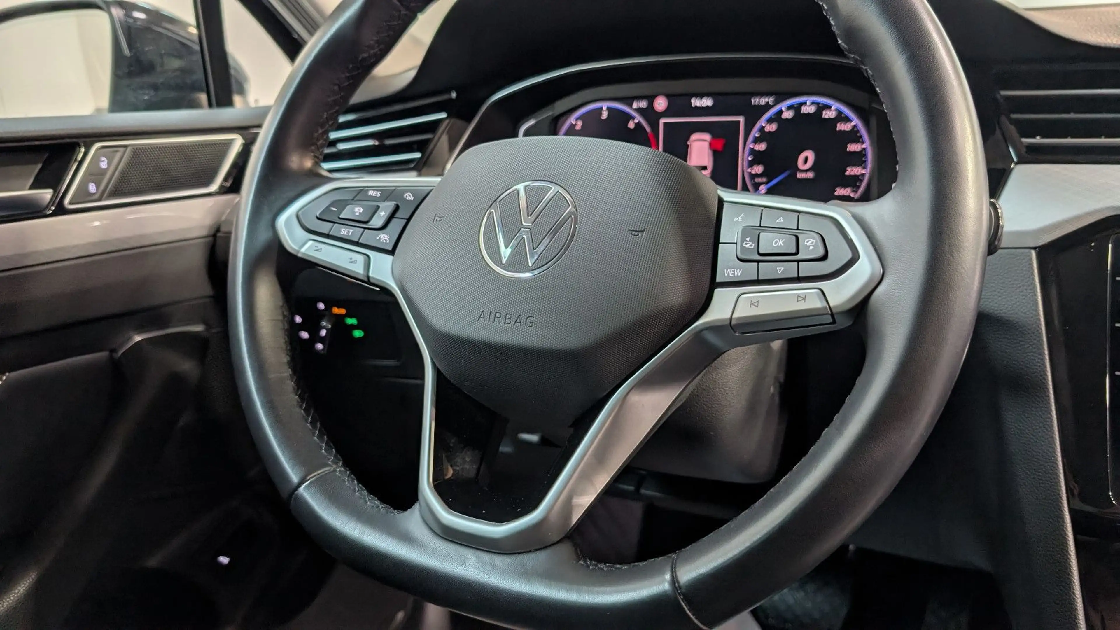 Volkswagen Passat Variant Passat 2.0 TDI AID+ACC+360°+LEDER+MATRIX+AHK — photo 10