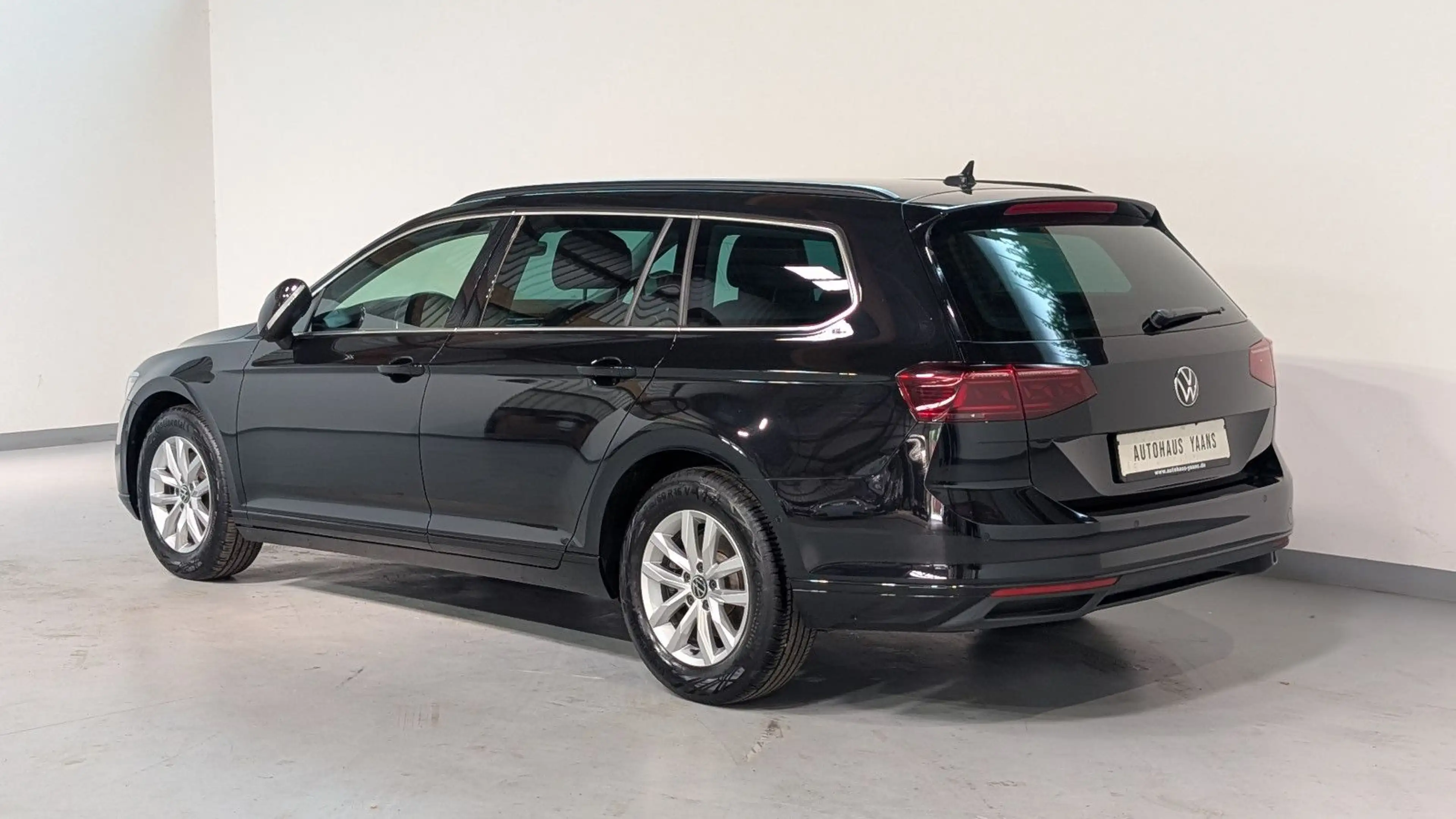 Volkswagen Passat Variant Passat 2.0 TDI AID+ACC+360°+LEDER+MATRIX+AHK — photo 6