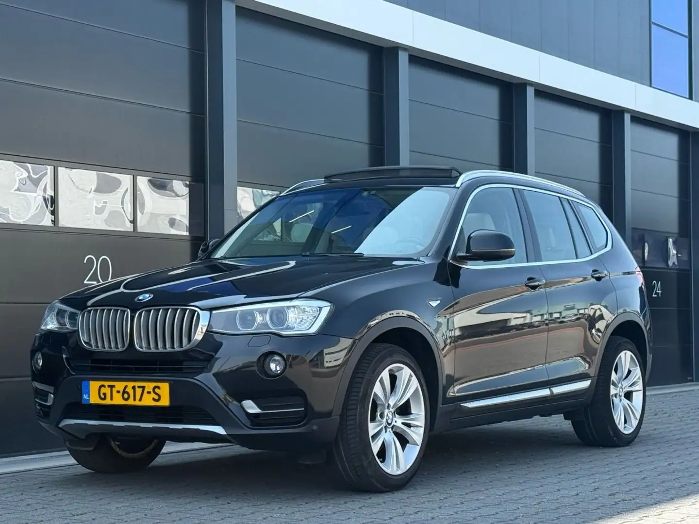 BMW X3 XDRIVE20D Pano Leer Memory EURO-6 Zwart - 1