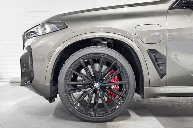 BMW X5 view 4