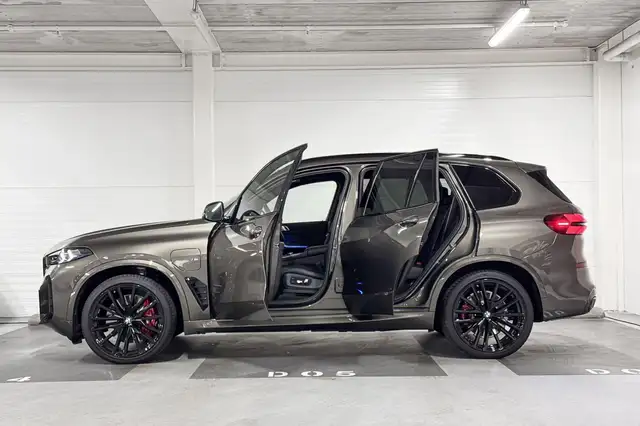 BMW X5 view 3