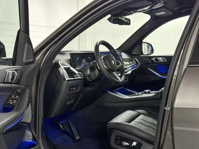 BMW X5 view 8