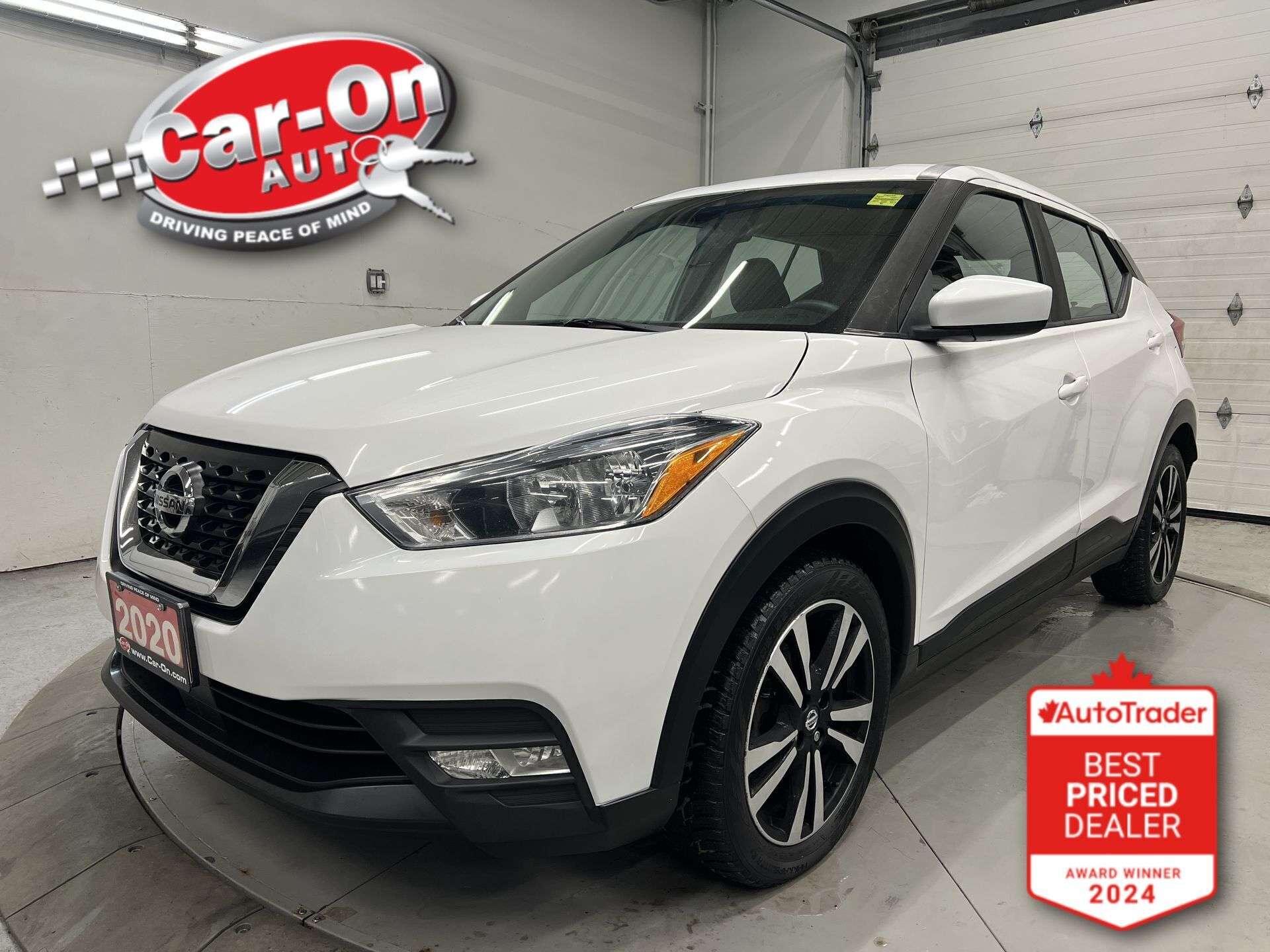 White 2020 Nissan Kicks SV FWD SUV / Crossover Front-Wheel Drive Automatic