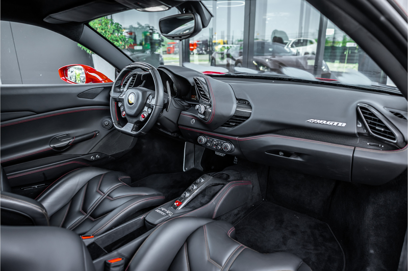 Ferrari 488 3.9 GTB HELE - Carbon | Keramisch — photo 9