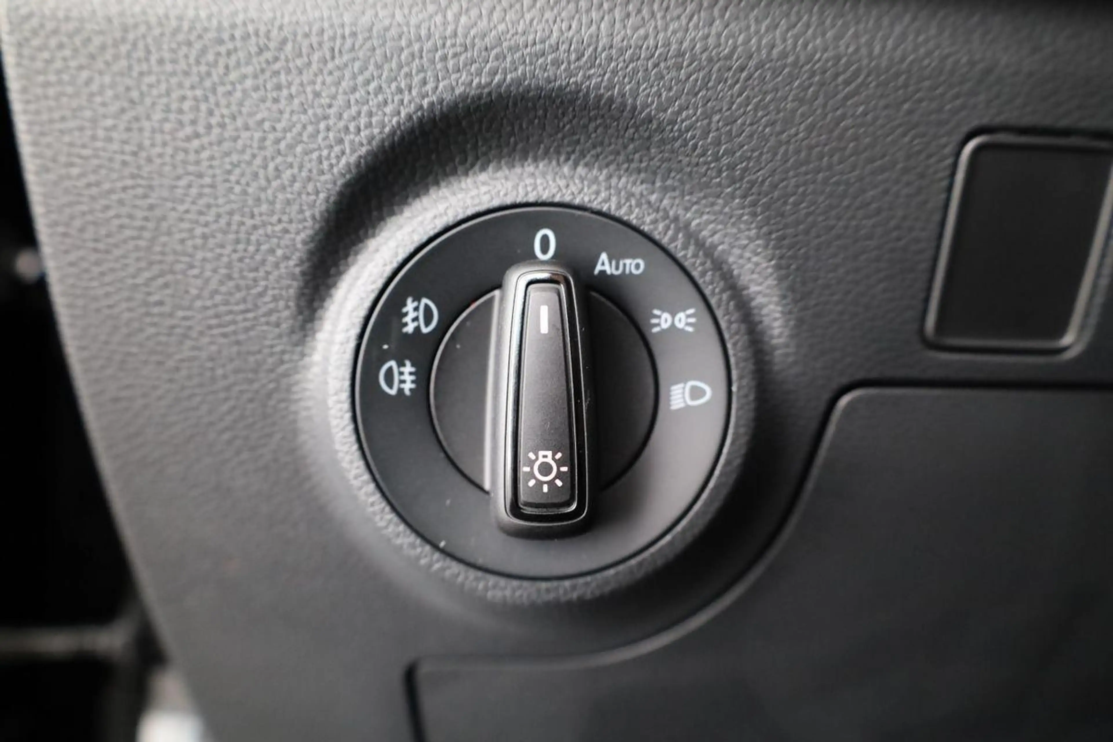 SEAT Ibiza 1.5 TSI 110 kW FR DSG FR, Pano, Navi, ACC, Kame... — photo 8