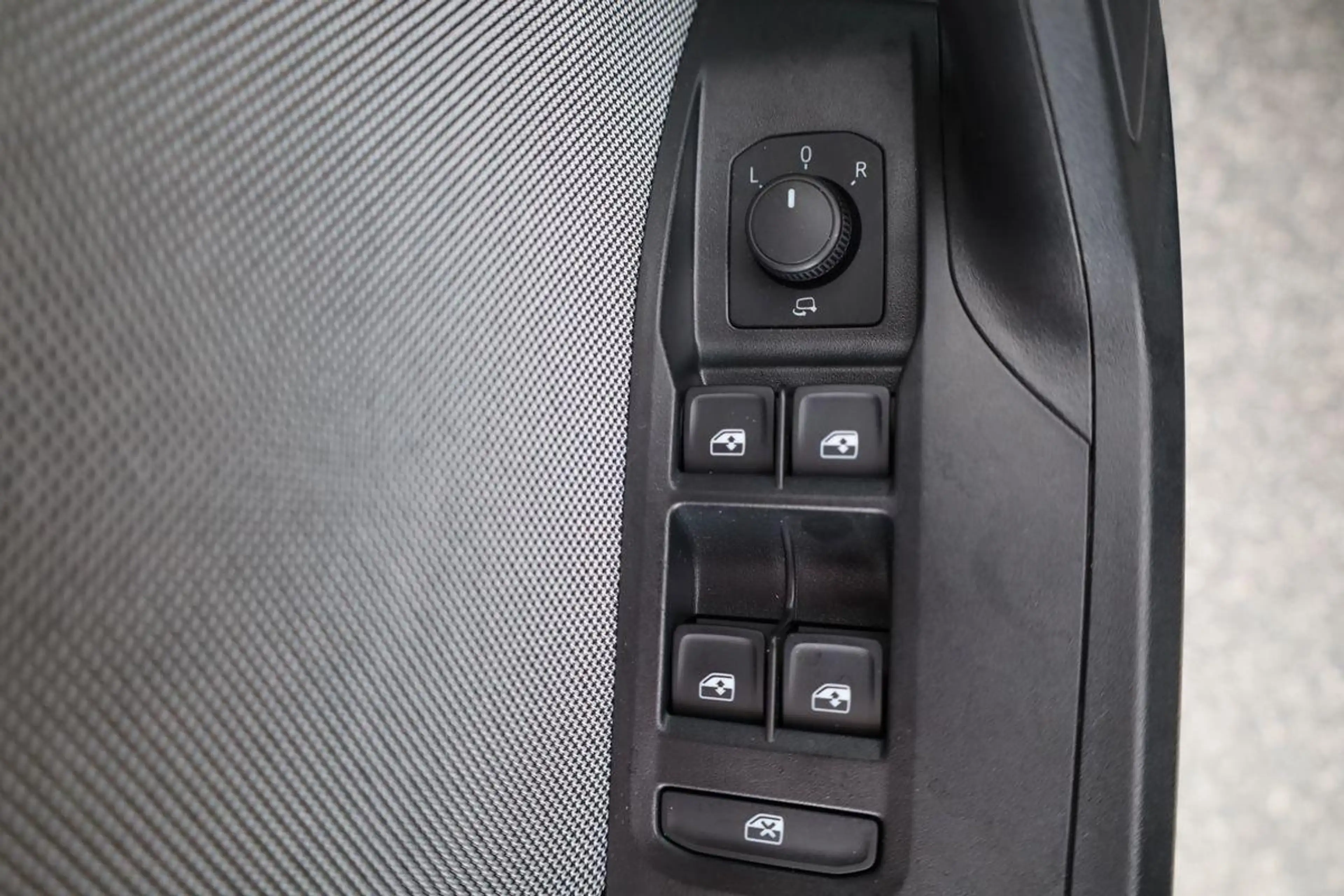 SEAT Ibiza 1.5 TSI 110 kW FR DSG FR, Pano, Navi, ACC, Kame... — photo 9