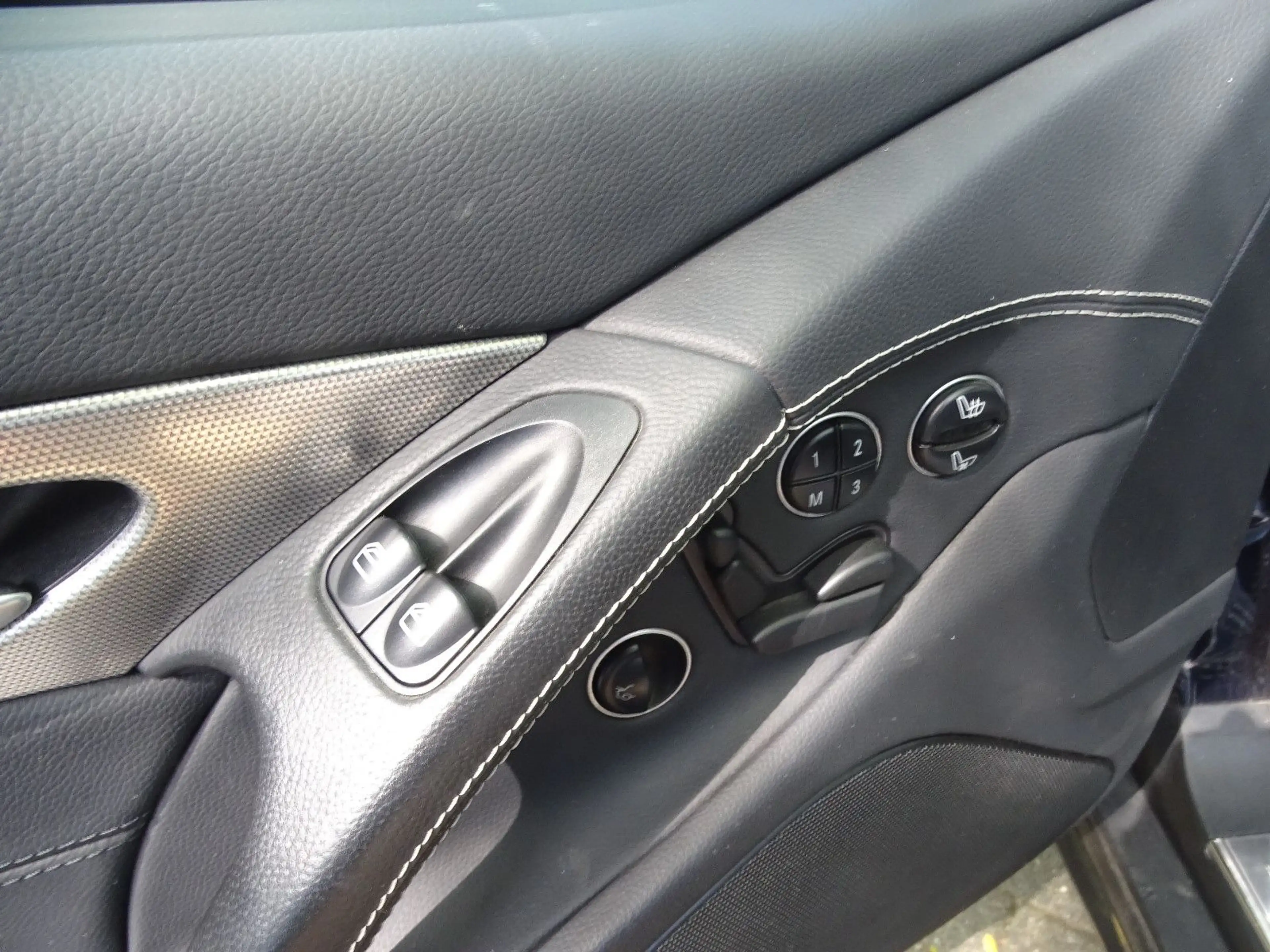 Mercedes-Benz SL 350 Leder Navi Voll — photo 8