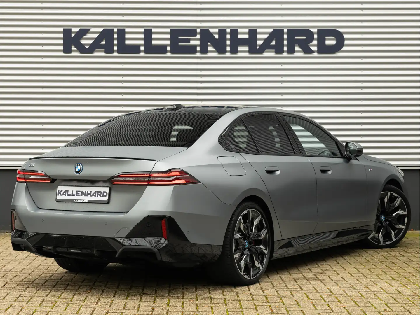 BMW i5 eDrive40 M-Sport Pro - Pano - Trekhaak - Driving A Grigio - 2