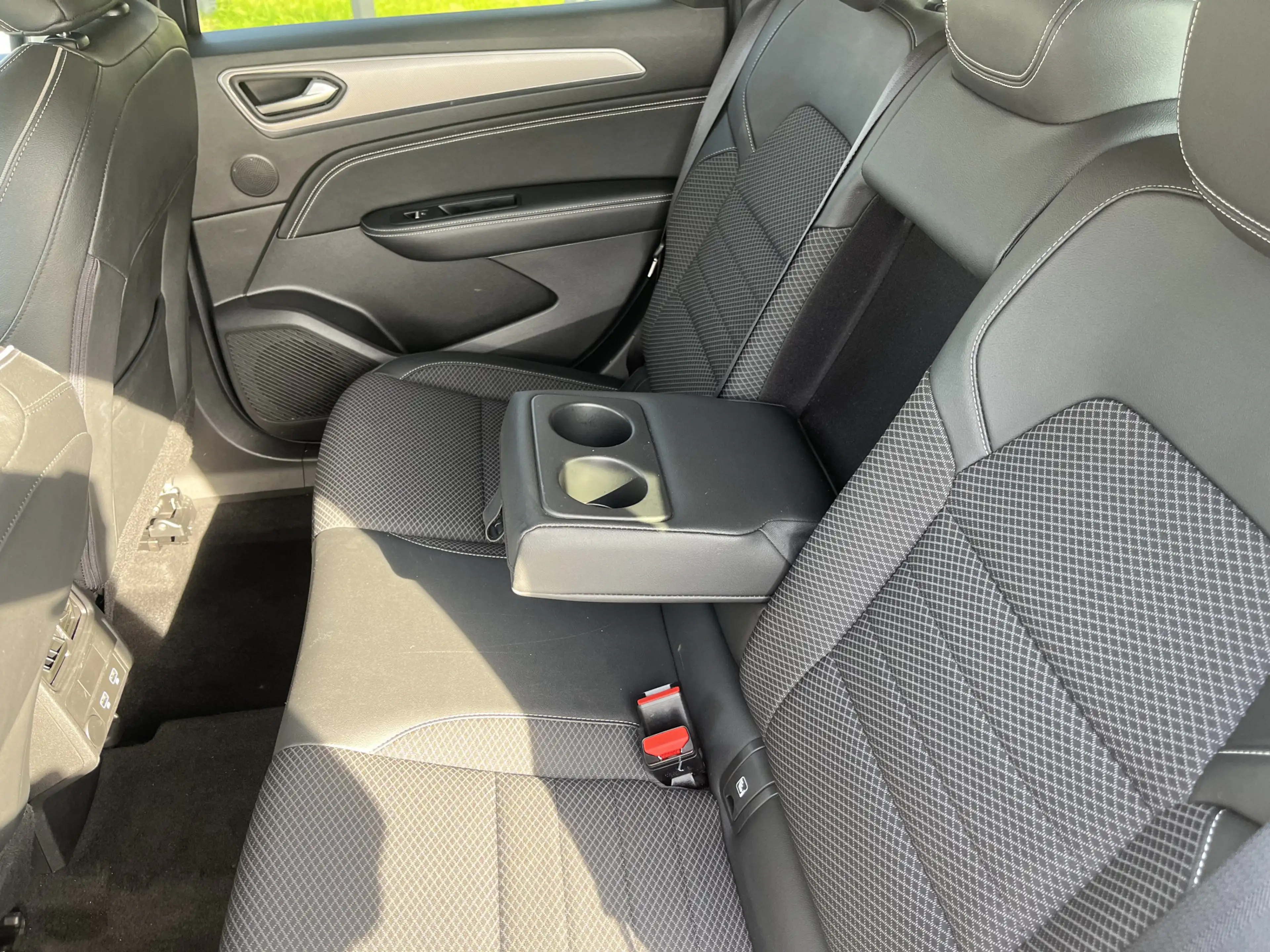 Renault Arkana 1.6 E-Tech Hybrid 145PK Intens / Automaat / Camera — photo 13