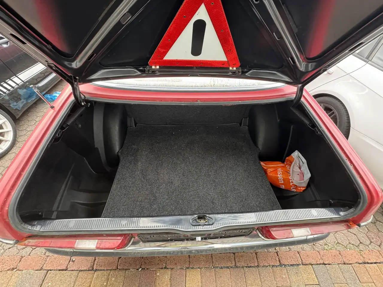 Mercedes-Benz Baureihe 123 280 CE, foto 11