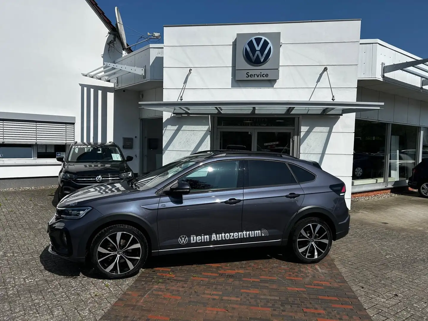 Volkswagen Taigo 1.0 TSI DSG R-Line Grau - 2