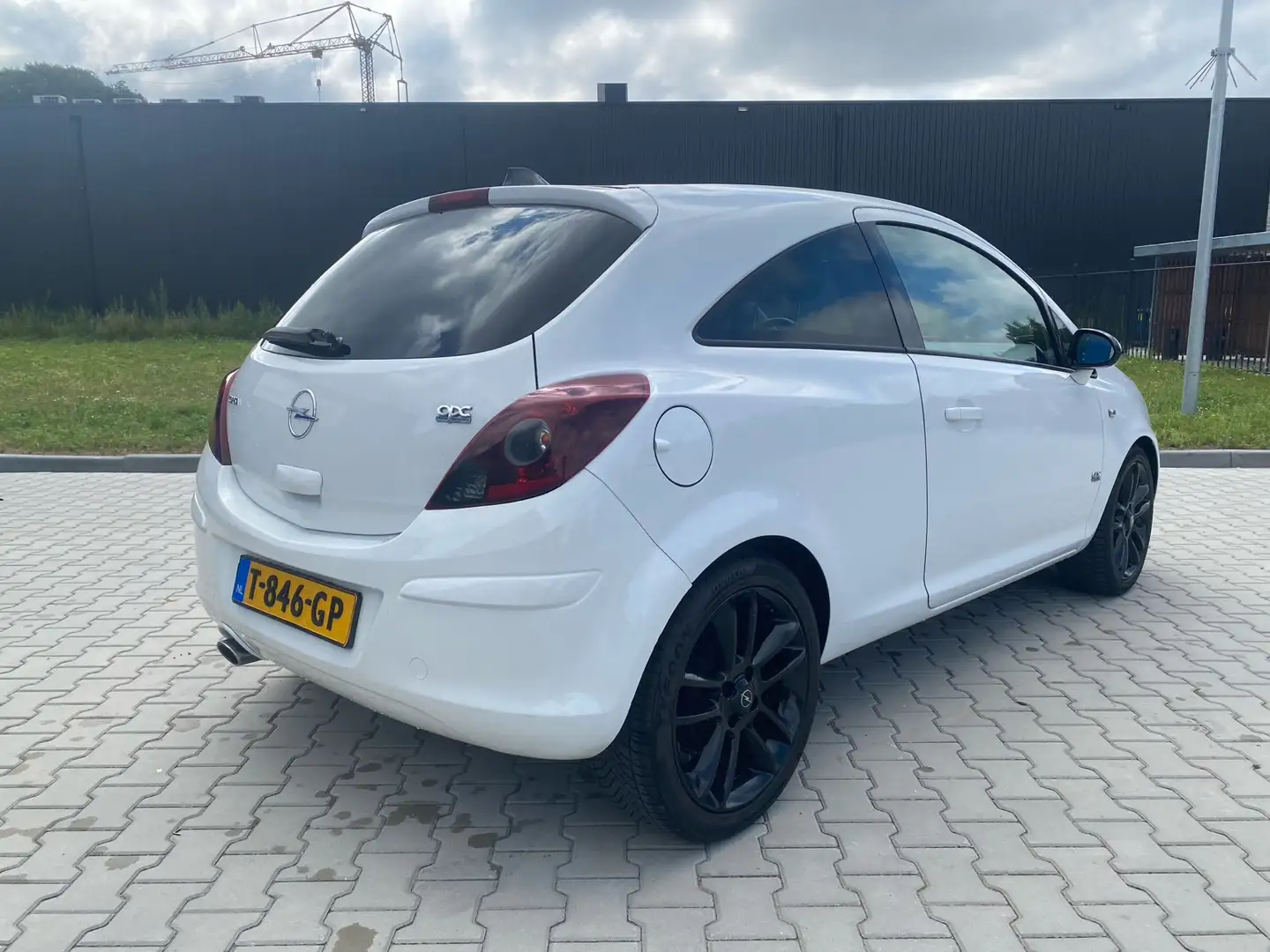 Opel Corsa 1.4-16V Cosmo Wit - 2
