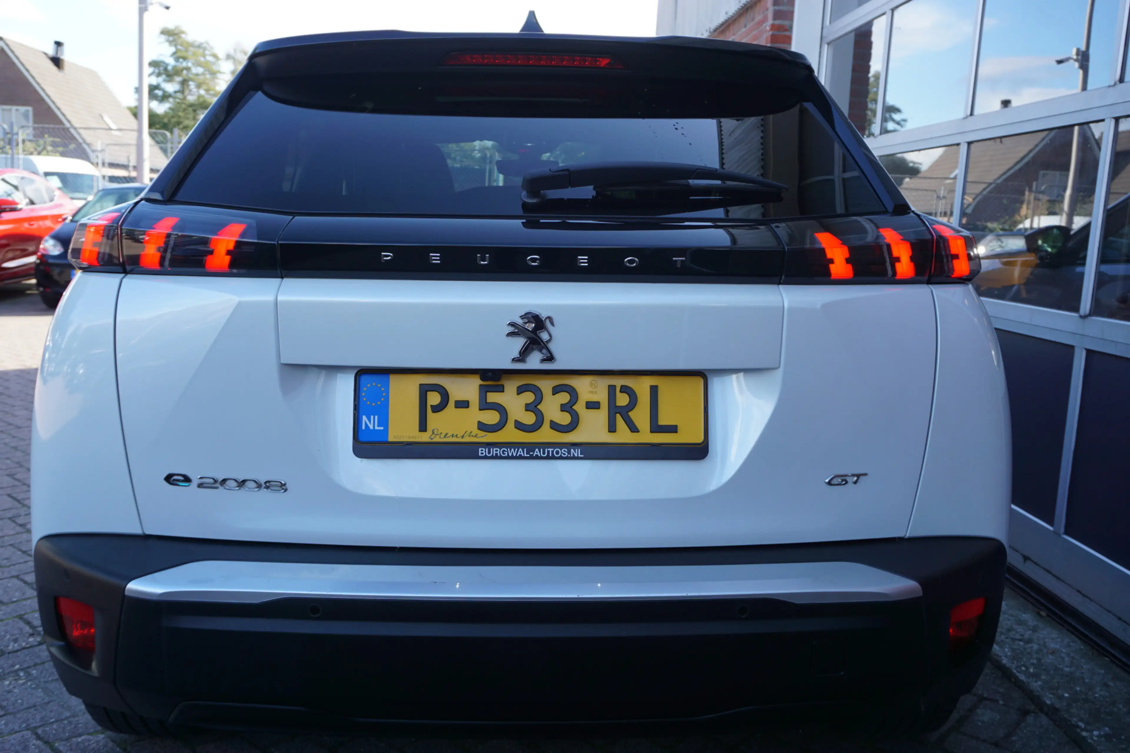Peugeot e-2008 EV GT 50 kWh Trekhaak | ACC | Camera *All in prijs — photo 33