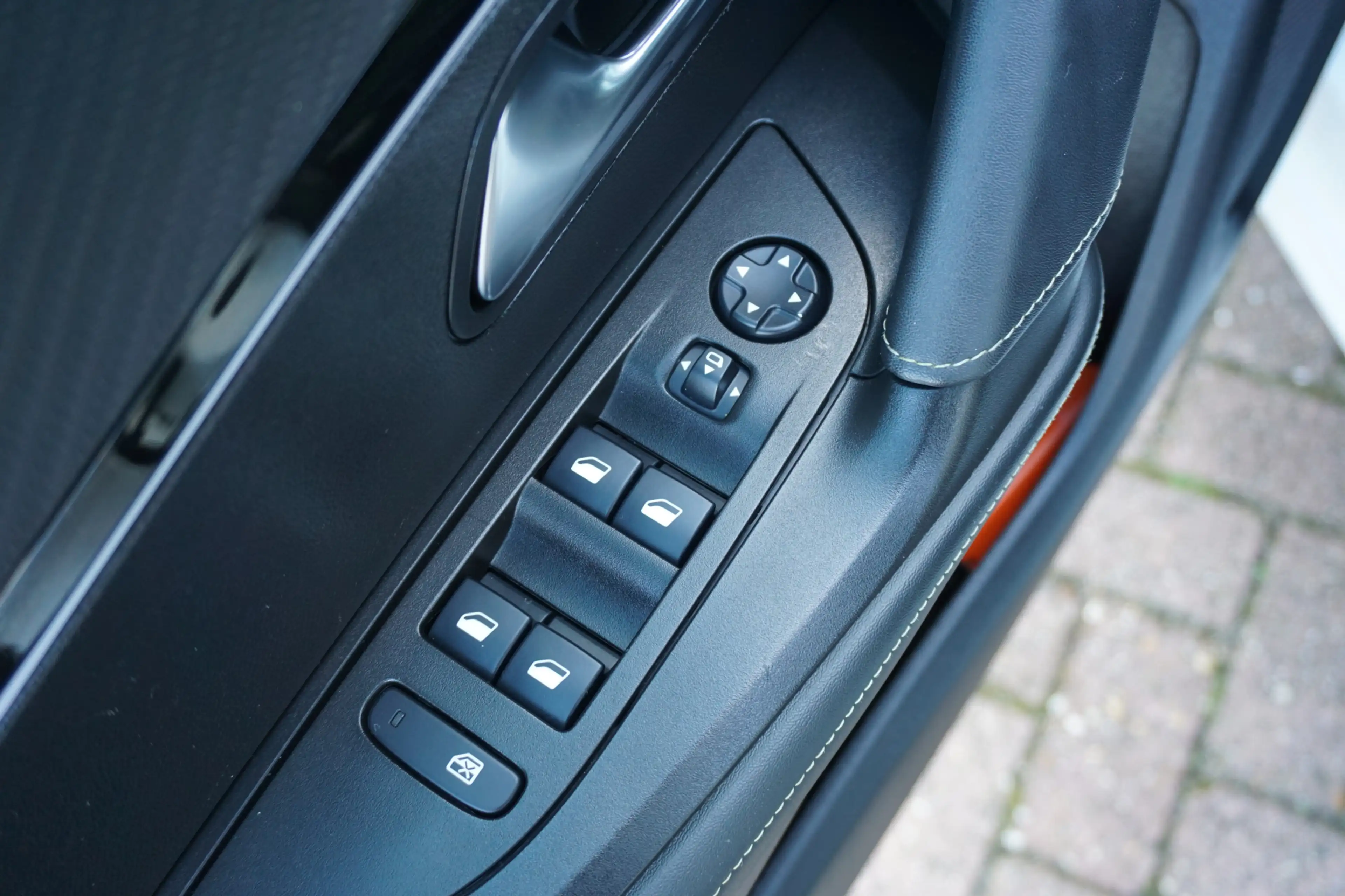 Peugeot e-2008 EV GT 50 kWh Trekhaak | ACC | Camera *All in prijs — photo 8