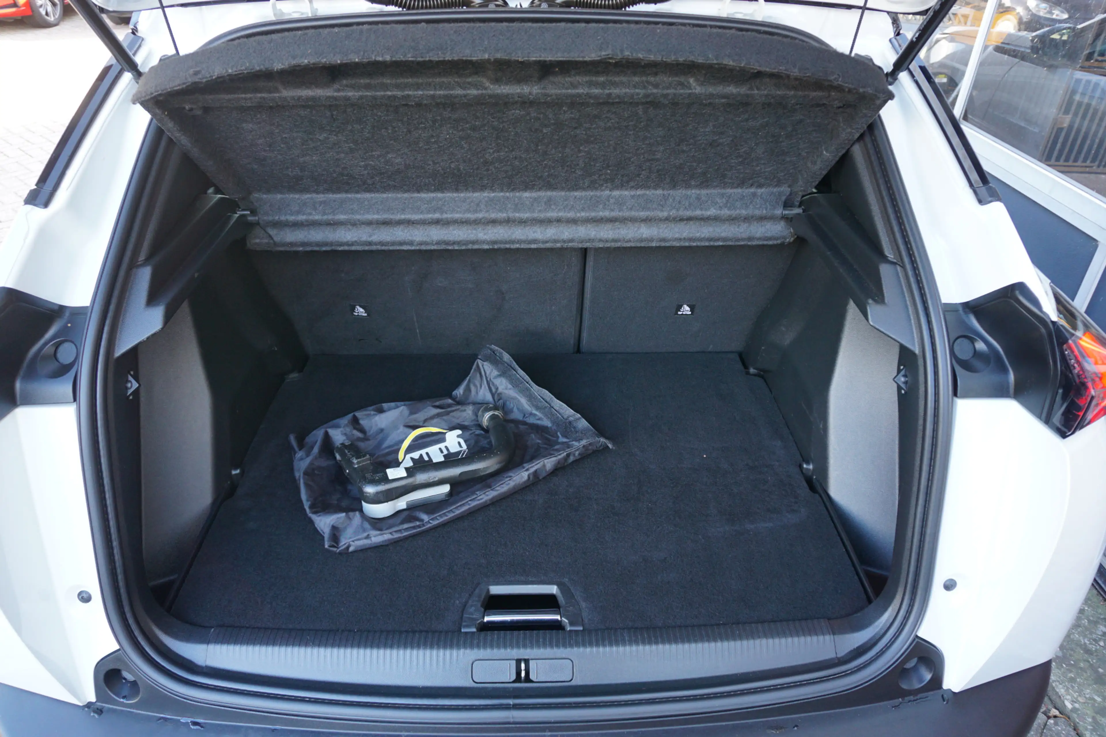Peugeot e-2008 EV GT 50 kWh Trekhaak | ACC | Camera *All in prijs — photo 34