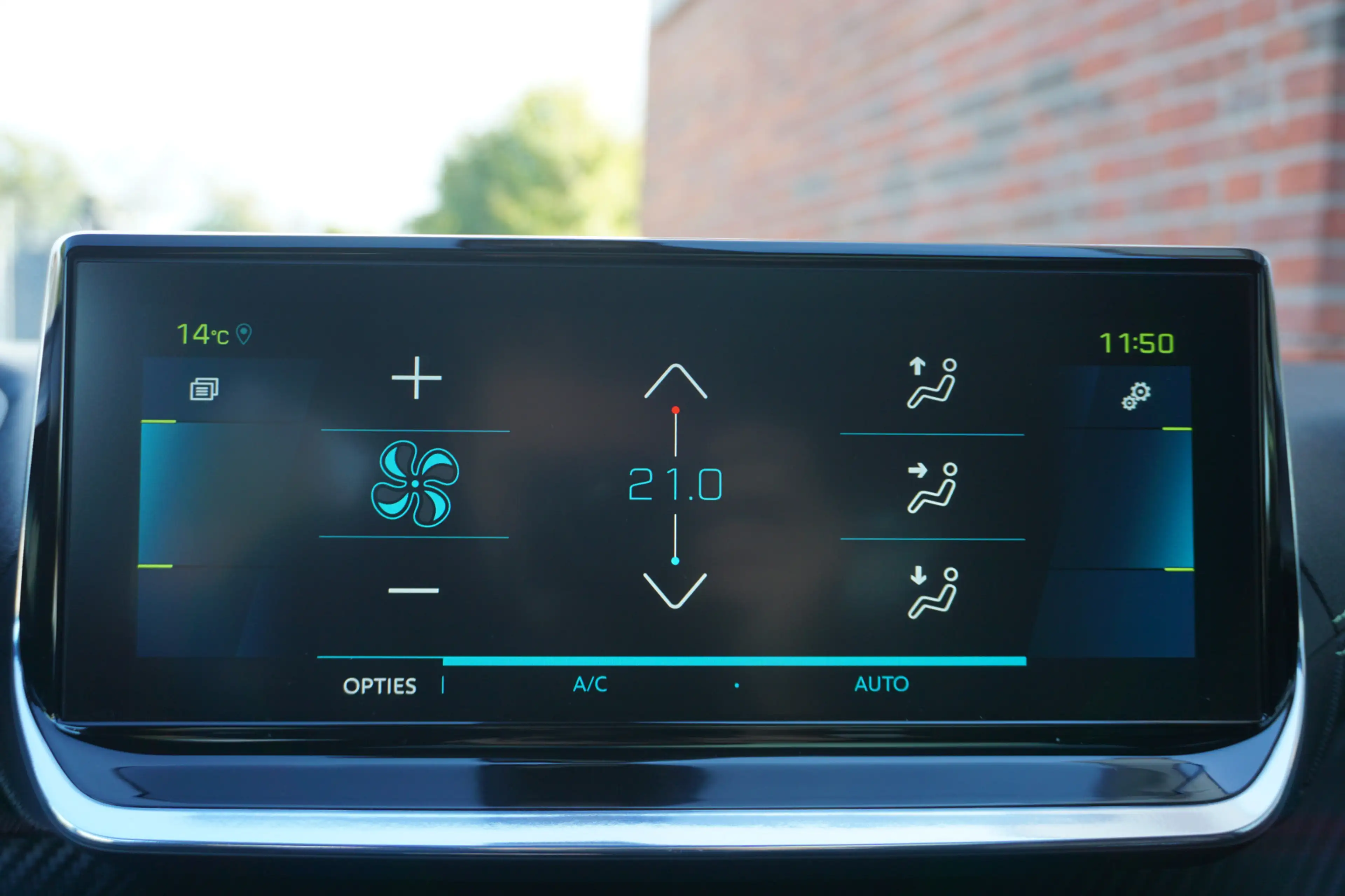 Peugeot e-2008 EV GT 50 kWh Trekhaak | ACC | Camera *All in prijs — photo 20
