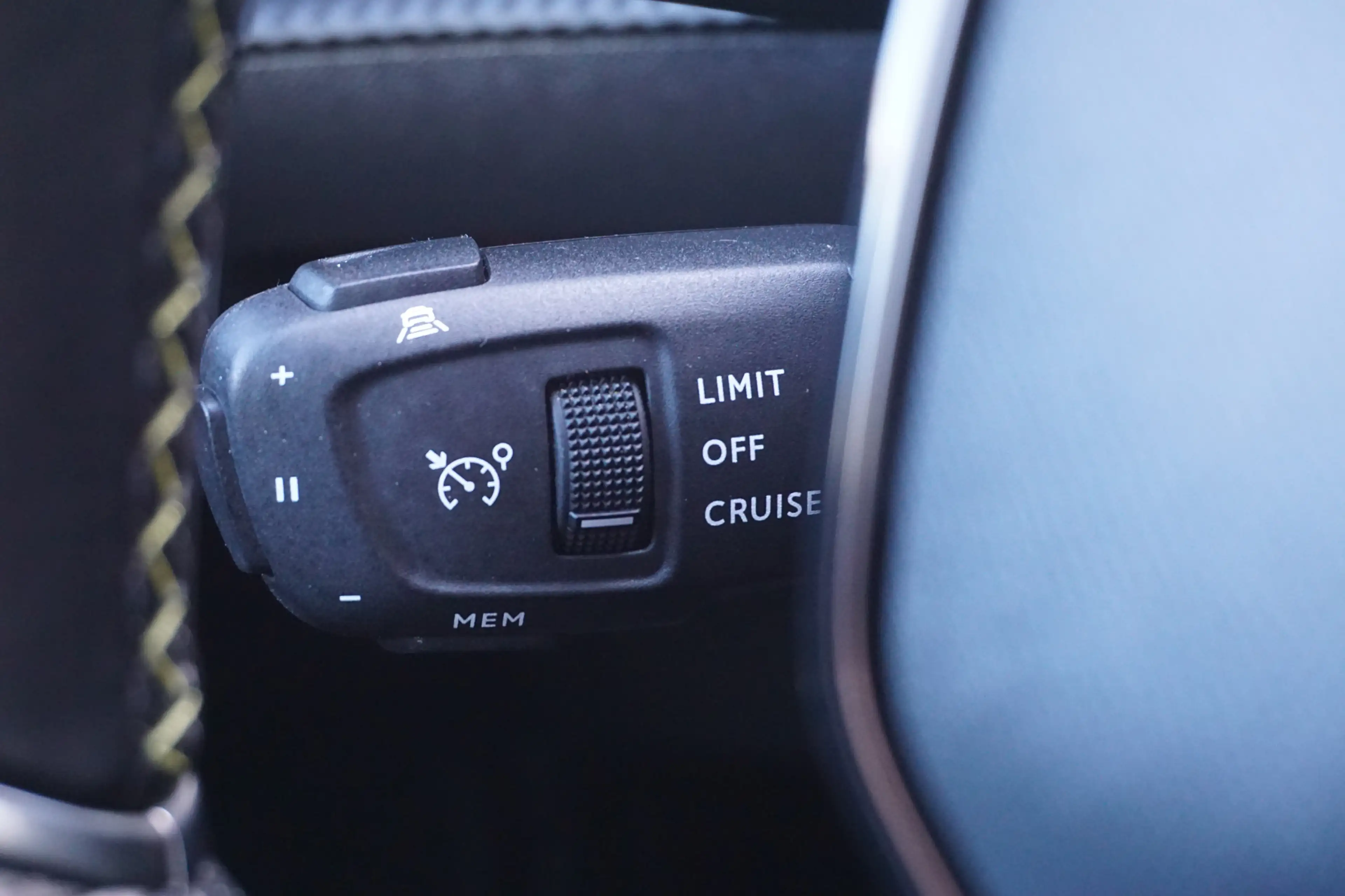 Peugeot e-2008 EV GT 50 kWh Trekhaak | ACC | Camera *All in prijs — photo 16