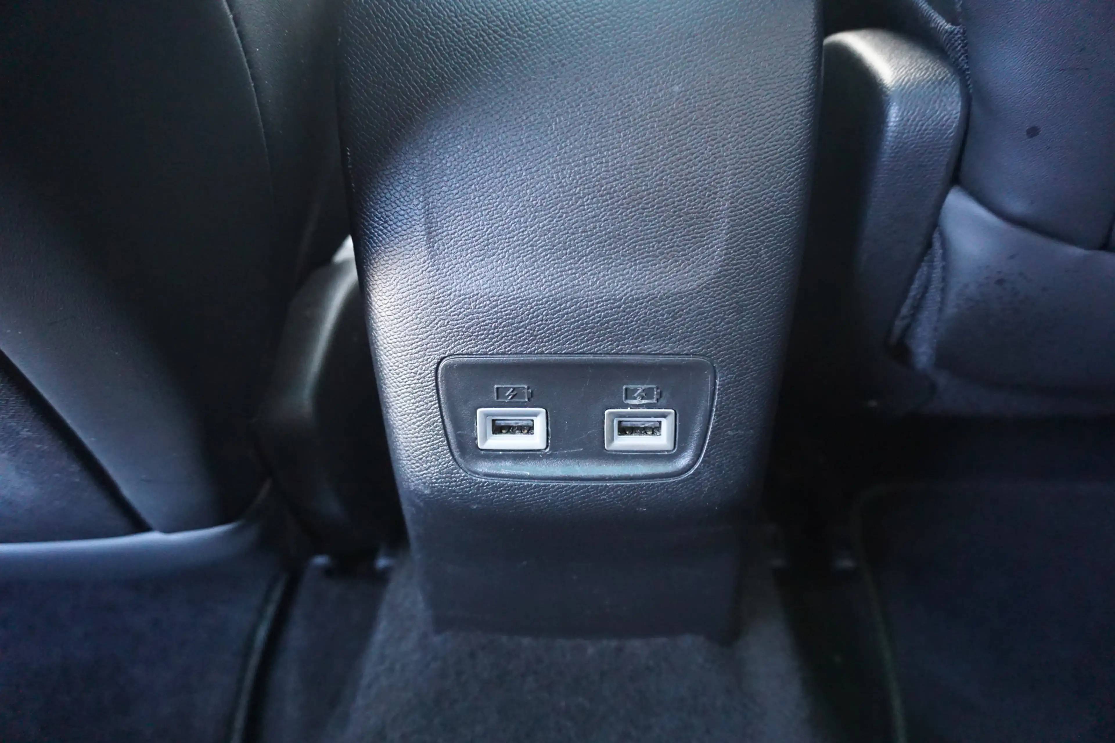 Peugeot e-2008 EV GT 50 kWh Trekhaak | ACC | Camera *All in prijs — photo 31