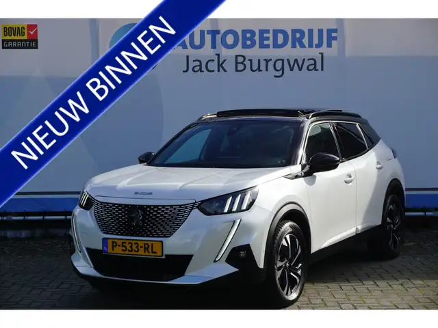 Peugeot e-2008 EV GT 50 kWh Trekhaak | ACC | Camera *All in prijs