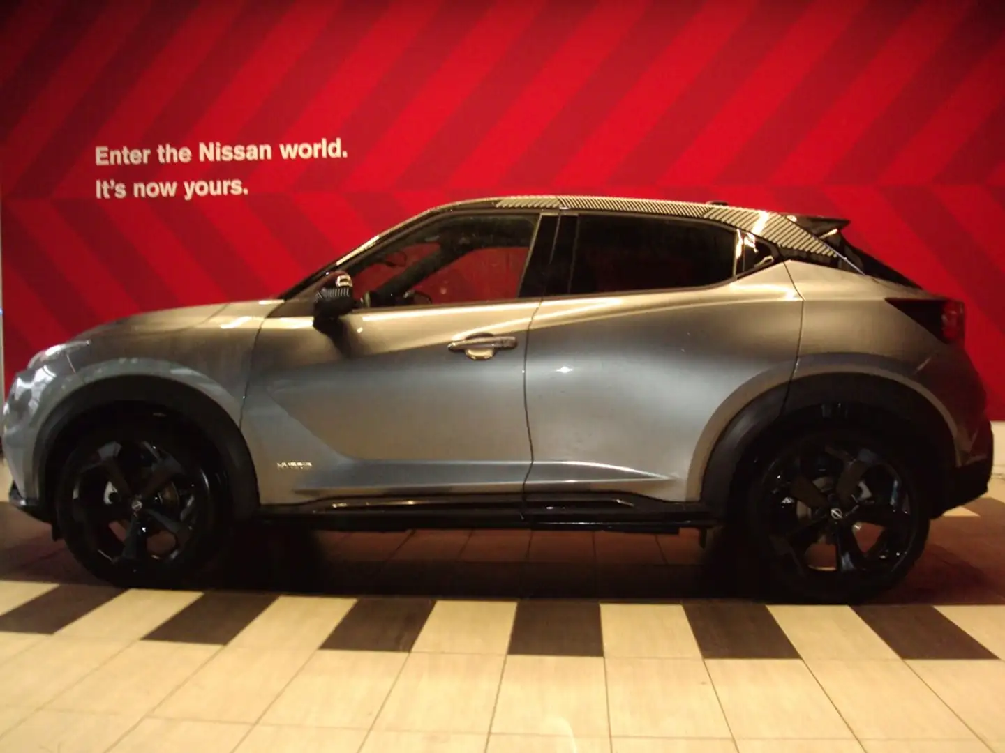 Nissan Juke PREMIERE EDITION HYBRID Gris - 2