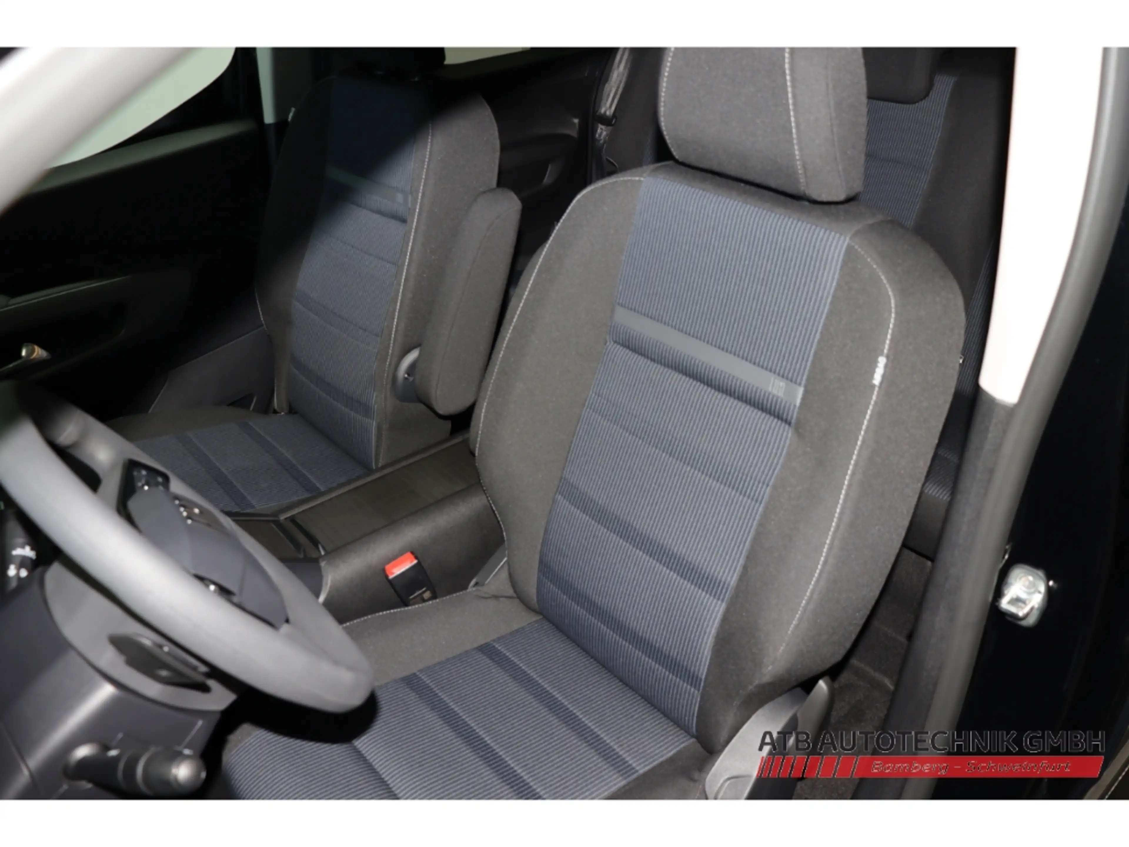 Fiat Qubo -L 5-Sitzer ICON 50kWh 136PS Apple CarPlay PDC SHZ — photo 15