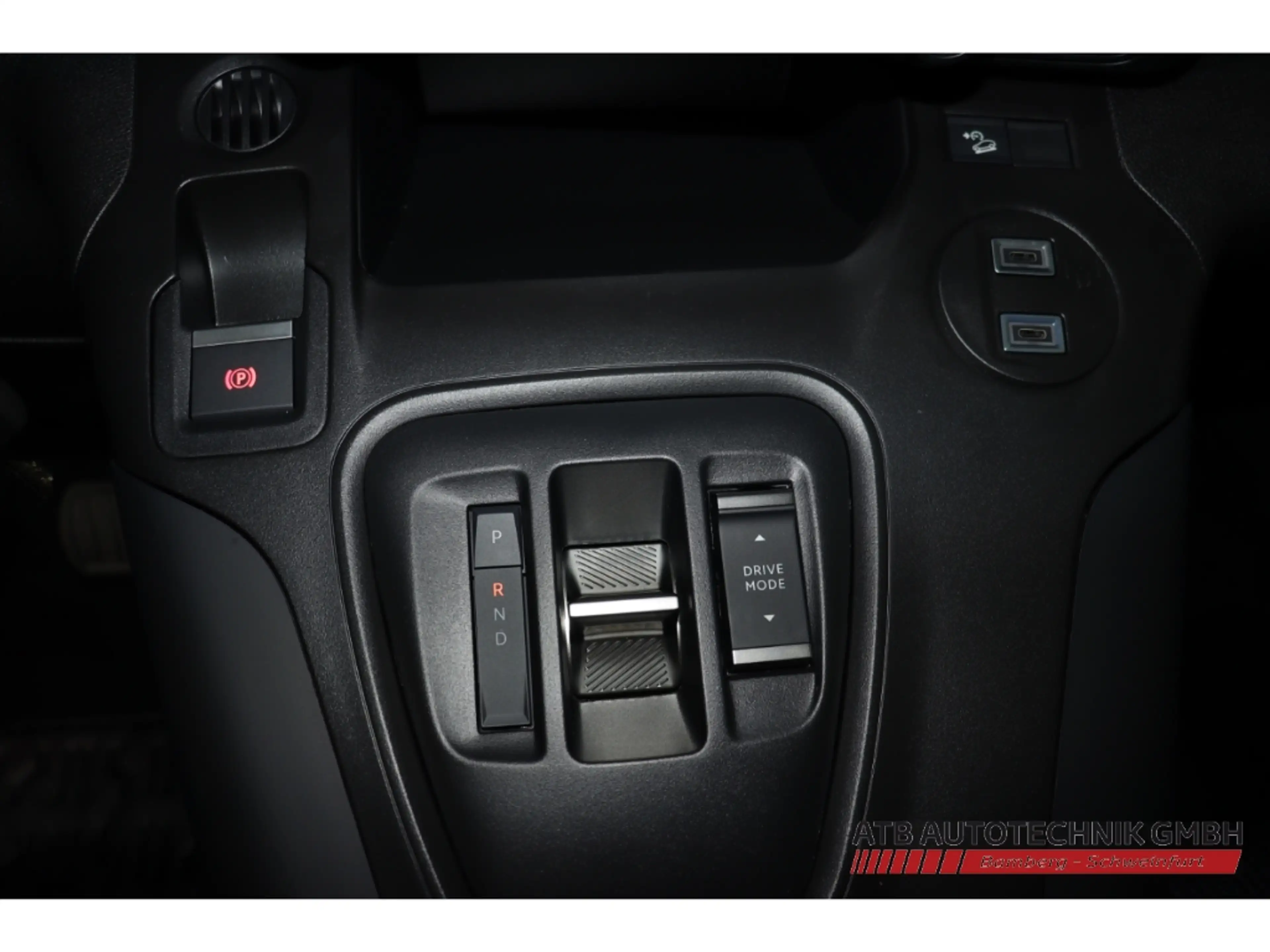 Fiat Qubo -L 5-Sitzer ICON 50kWh 136PS Apple CarPlay PDC SHZ — photo 12
