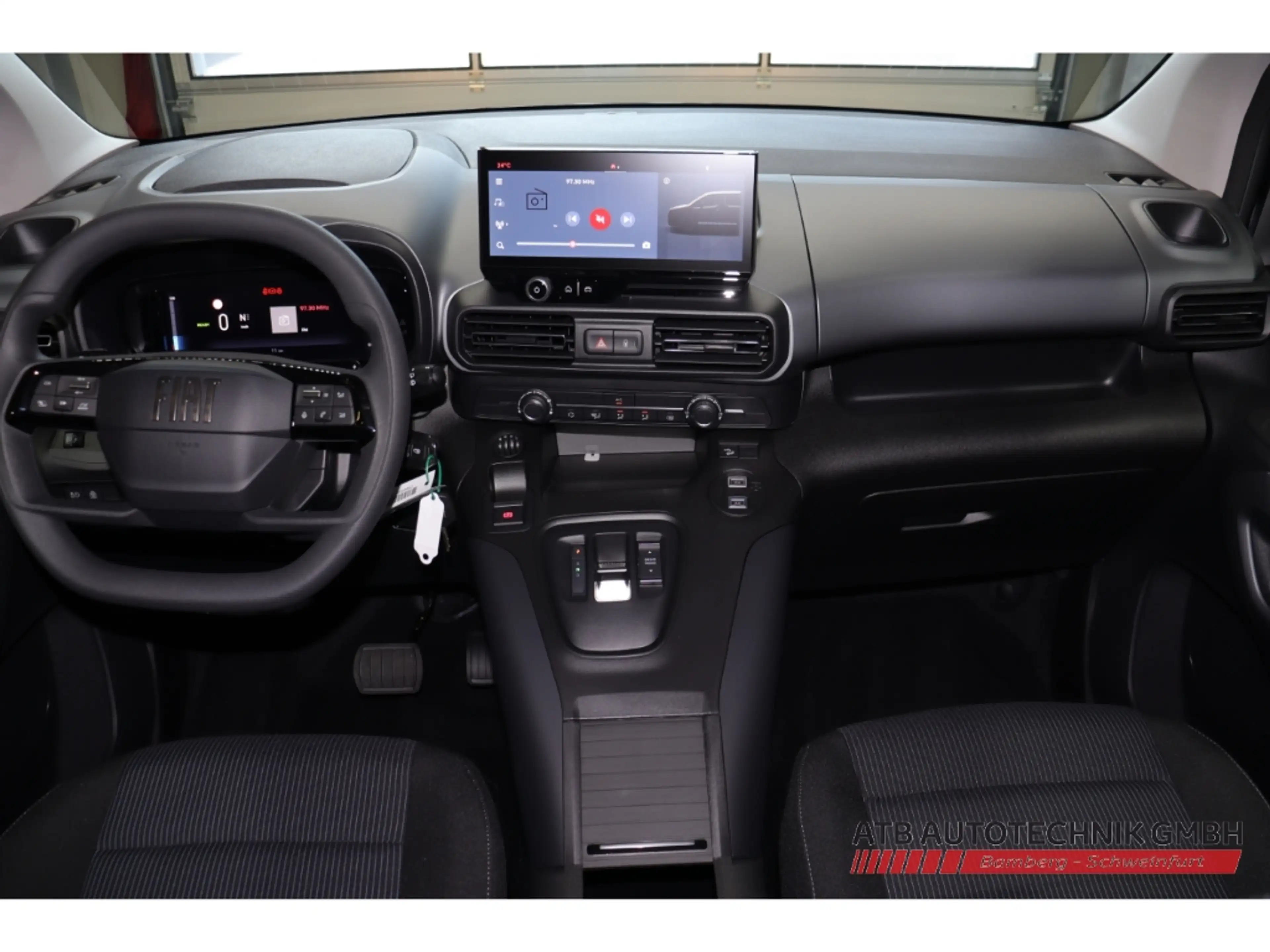 Fiat Qubo -L 5-Sitzer ICON 50kWh 136PS Apple CarPlay PDC SHZ — photo 6