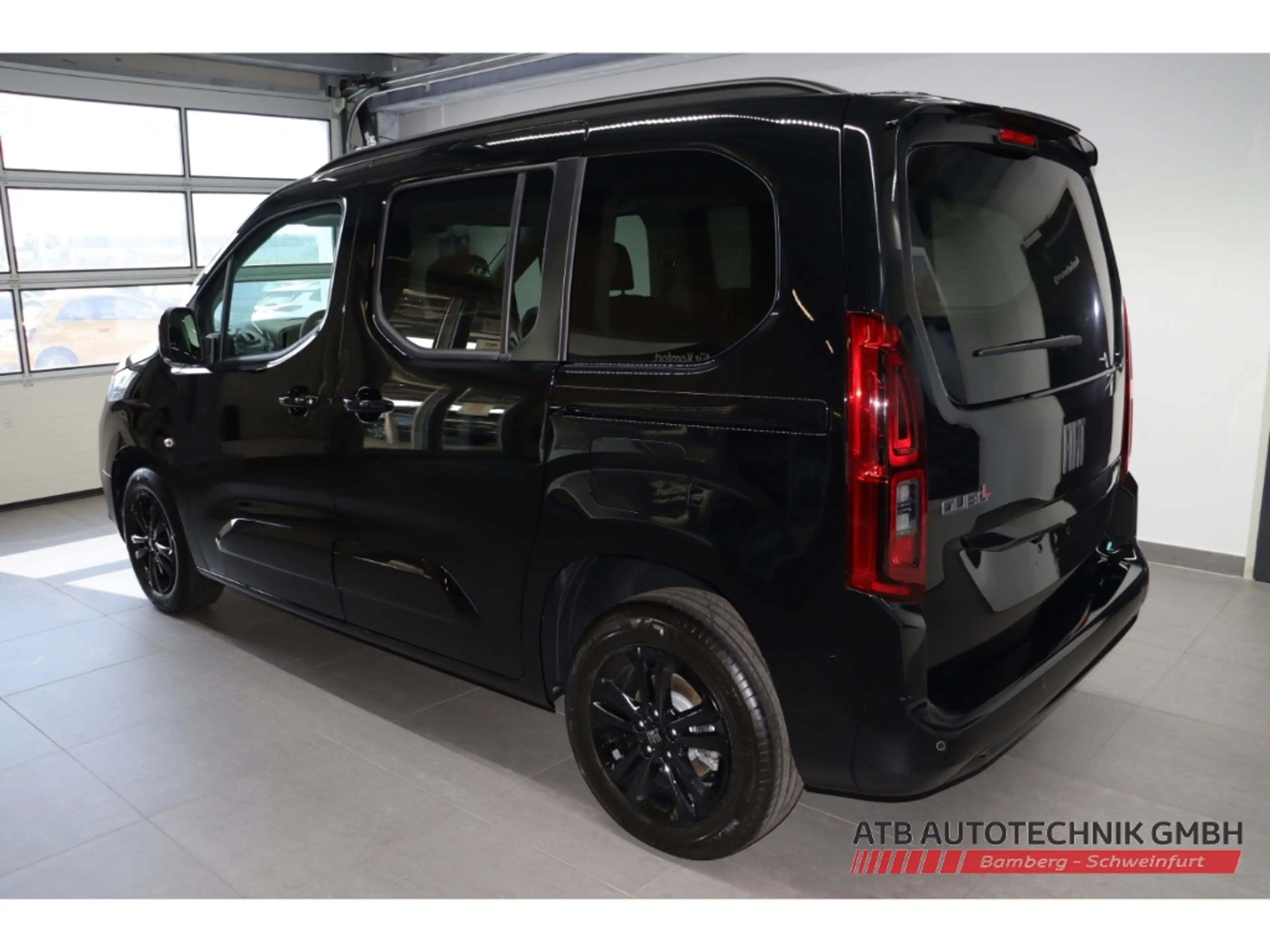 Fiat Qubo -L 5-Sitzer ICON 50kWh 136PS Apple CarPlay PDC SHZ — photo 5
